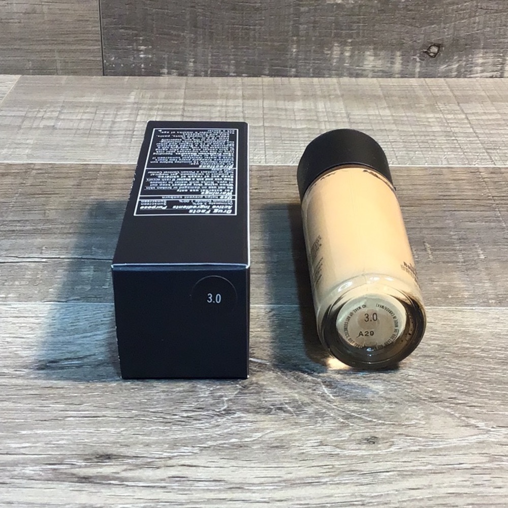 MAC - Matchmaster SPF 15 Foundation - Picture 6 of 10